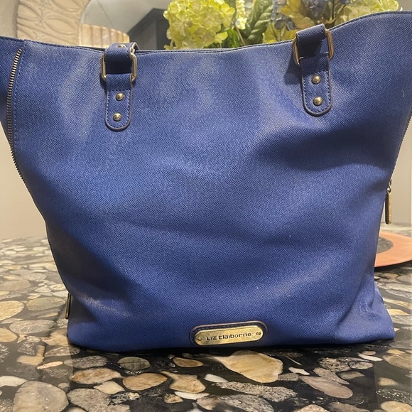 Liz Claiborne large Royal Blue Shoulder Bag with Textured Leather luxury tote​​ - Picture 5 of 10